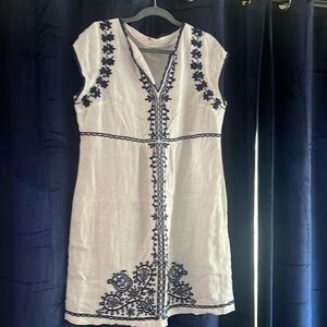 Like new Boden embroidered dress